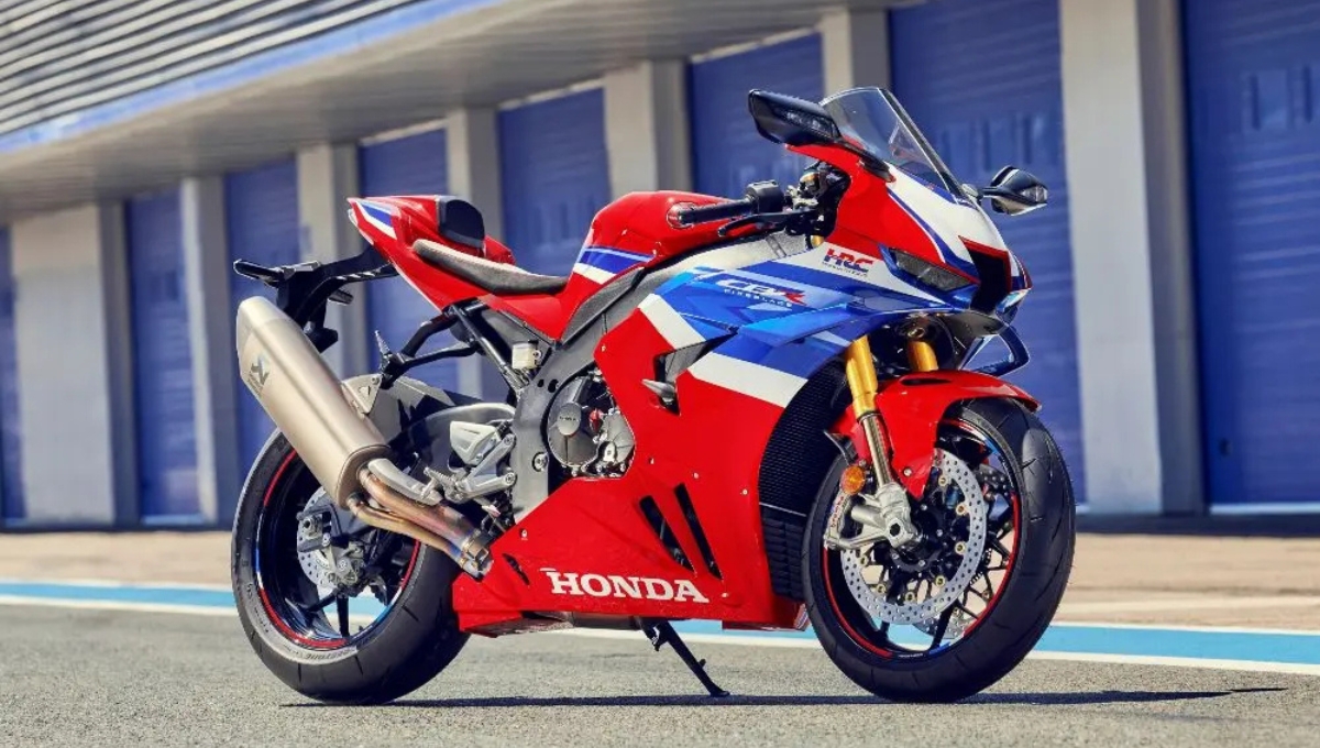 Honda CBR1000RR-R SP: ₹23 लाख से शुरू, 217.5 PS पावर और धांसू फीचर्स के साथ लॉन्च