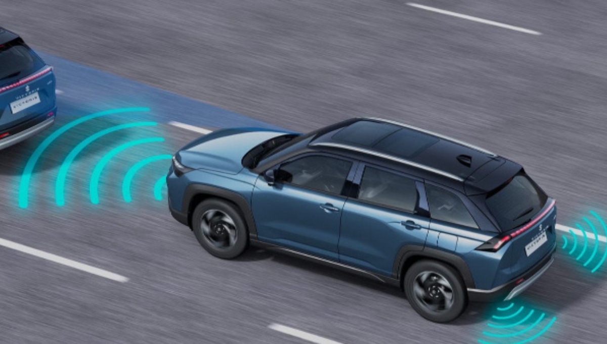 Maruti Victoris SUV 2025 कीमत, स्पेसिफिकेशन और फीचर्स: हाइब्रिड इंजन, पैनोरमिक सनरूफ और स्मार्ट टेक